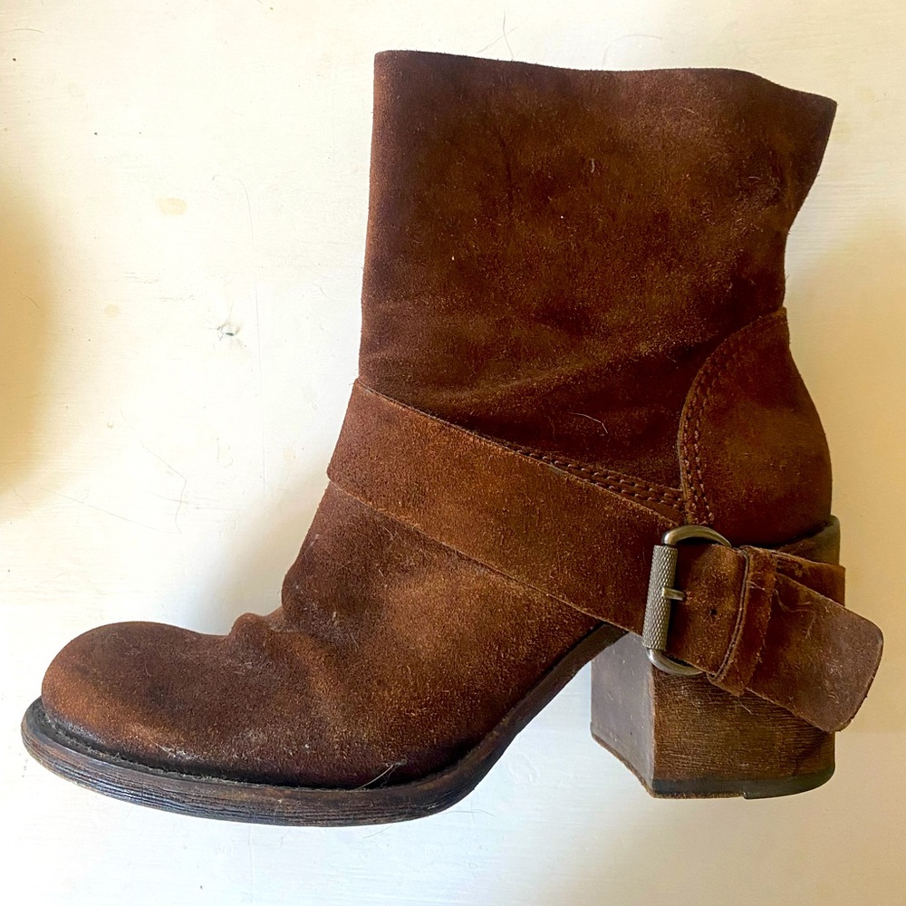 Vera Wang Lavender Motorcycle Ankle Boots (10M)